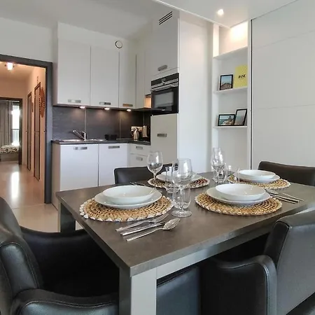 Stunning In With Wifi Apartment *